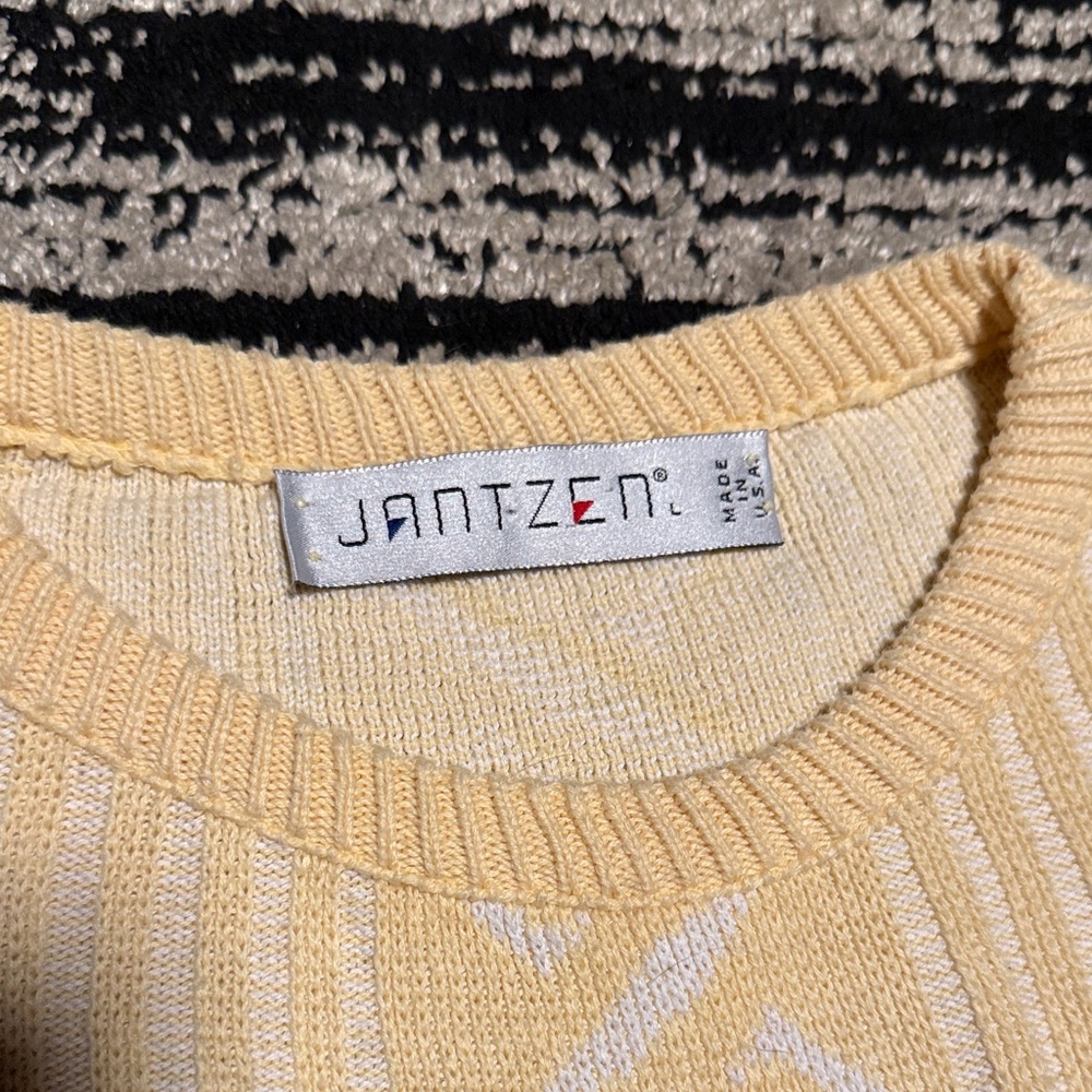 Jantzen Cream and White Knit Top - Picture 2 of 5